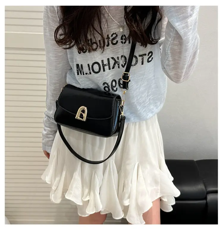 White Square Leather Shoulder Bag 2025 New Style — feature 18