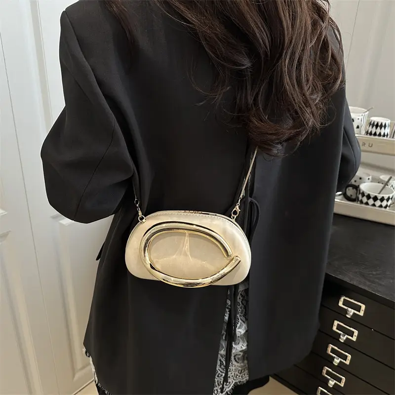 Stylish Red European Clutch Bag for Women