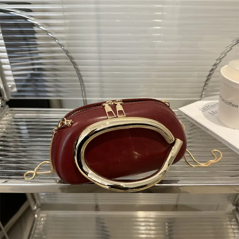 Stylish Red European Clutch Bag for Women — feature 2