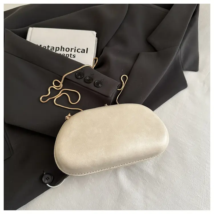 Stylish Red European Clutch Bag for Women — feature 29