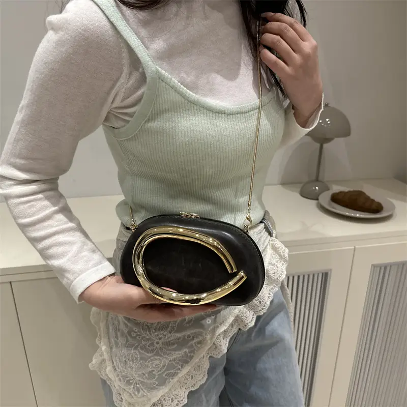 Stylish Red European Clutch Bag for Women