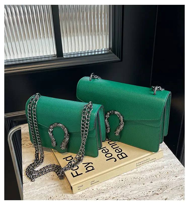 Red Chain Crossbody Bag for Women 2025 — feature 1