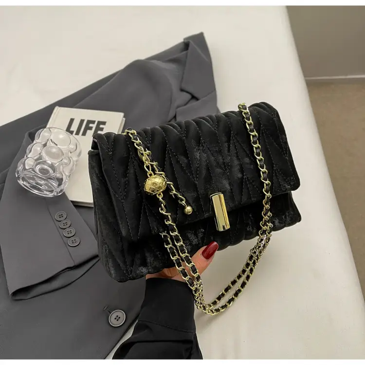Women Pleated Chain Shoulder Bag Cream Summer 2024 — feature 23
