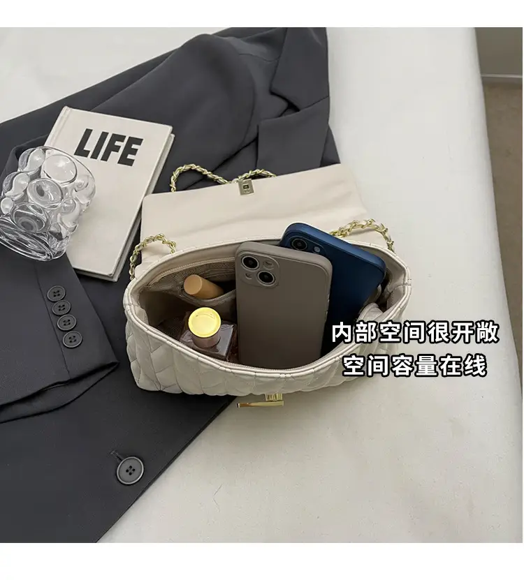 Women Pleated Chain Shoulder Bag Cream Summer 2024 — feature 9