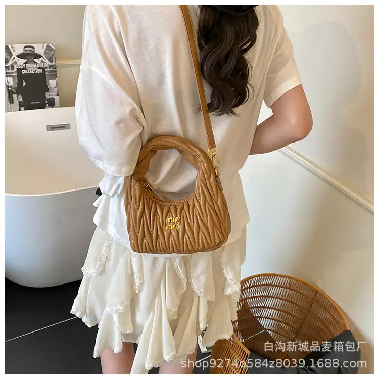 Silver Pleated Shoulder Bag for Women Casual Luxury Handbag — feature 17