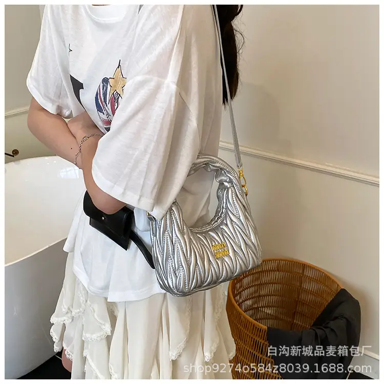 Silver Pleated Shoulder Bag for Women Casual Luxury Handbag — feature 23