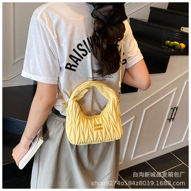 Silver Pleated Shoulder Bag for Women Casual Luxury Handbag — feature 27