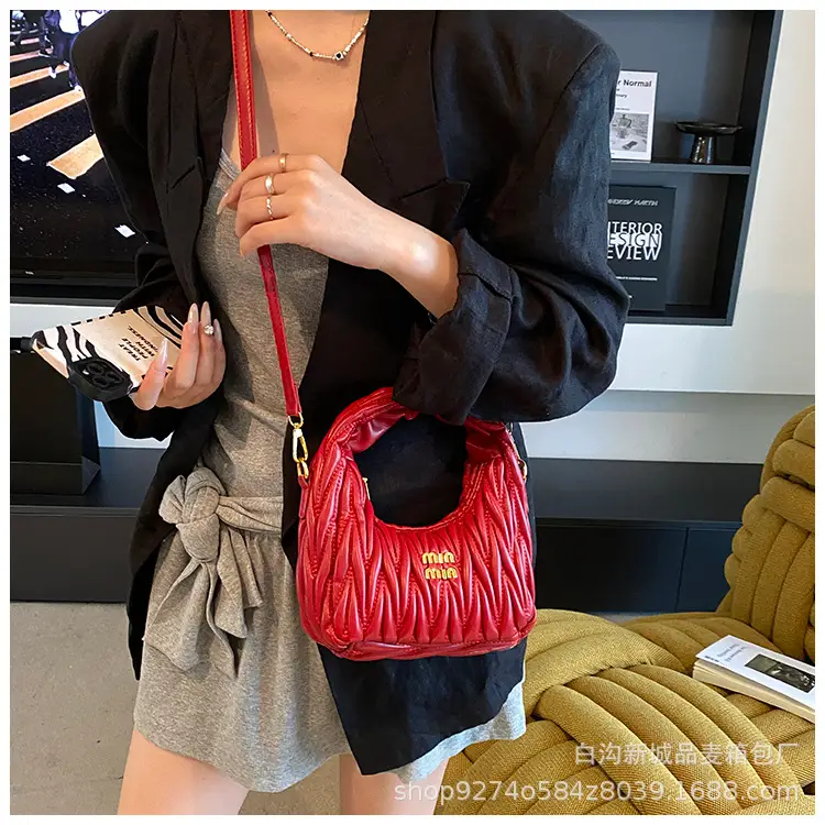 Silver Pleated Shoulder Bag for Women Casual Luxury Handbag — feature 28