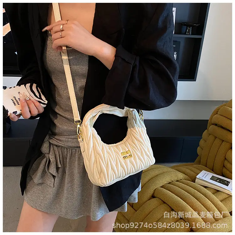 Silver Pleated Shoulder Bag for Women Casual Luxury Handbag — feature 31