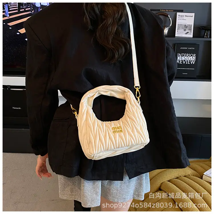 Silver Pleated Shoulder Bag for Women Casual Luxury Handbag — feature 32