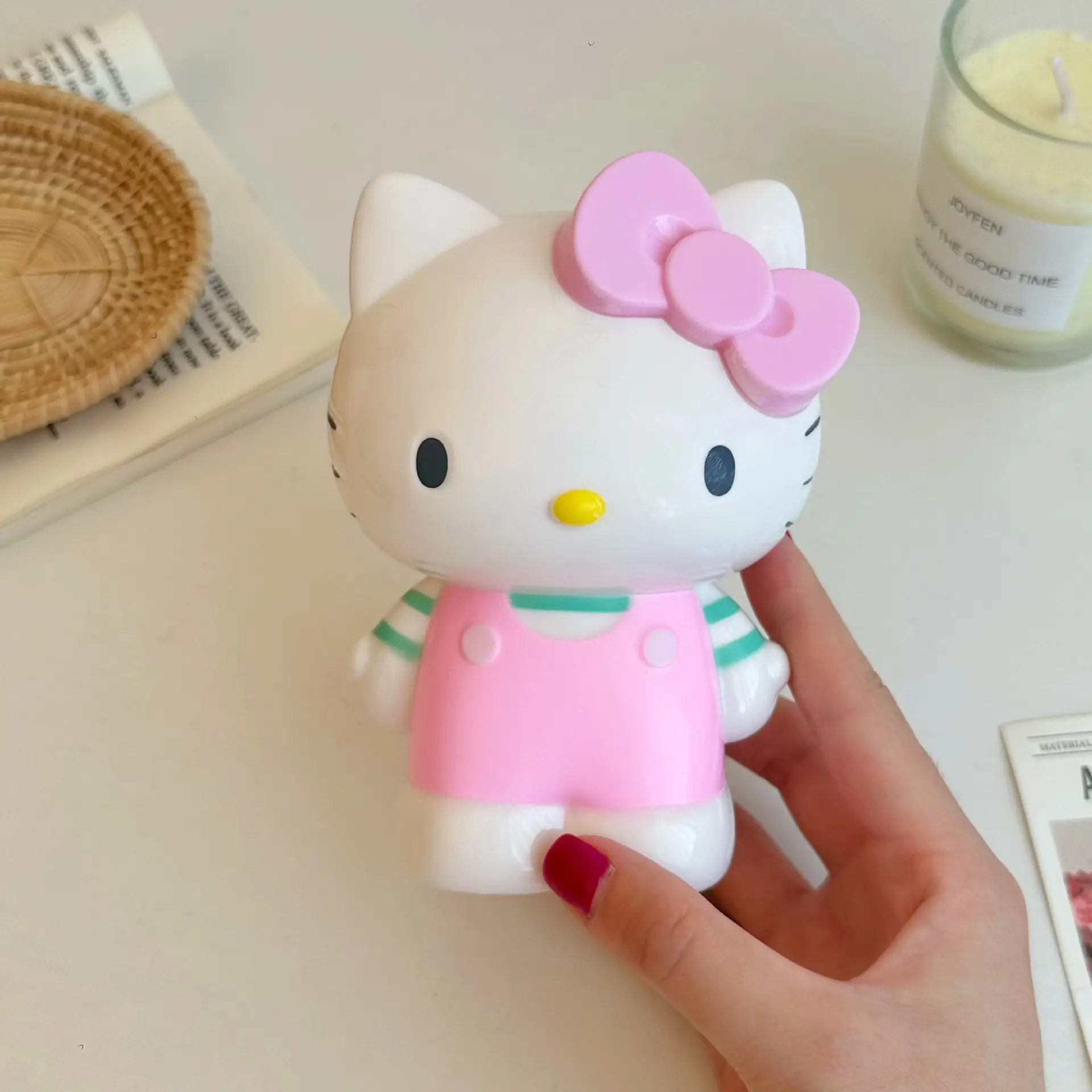 Hello Kitty Makeup Brush Storage Tube Cat Design — feature 15
