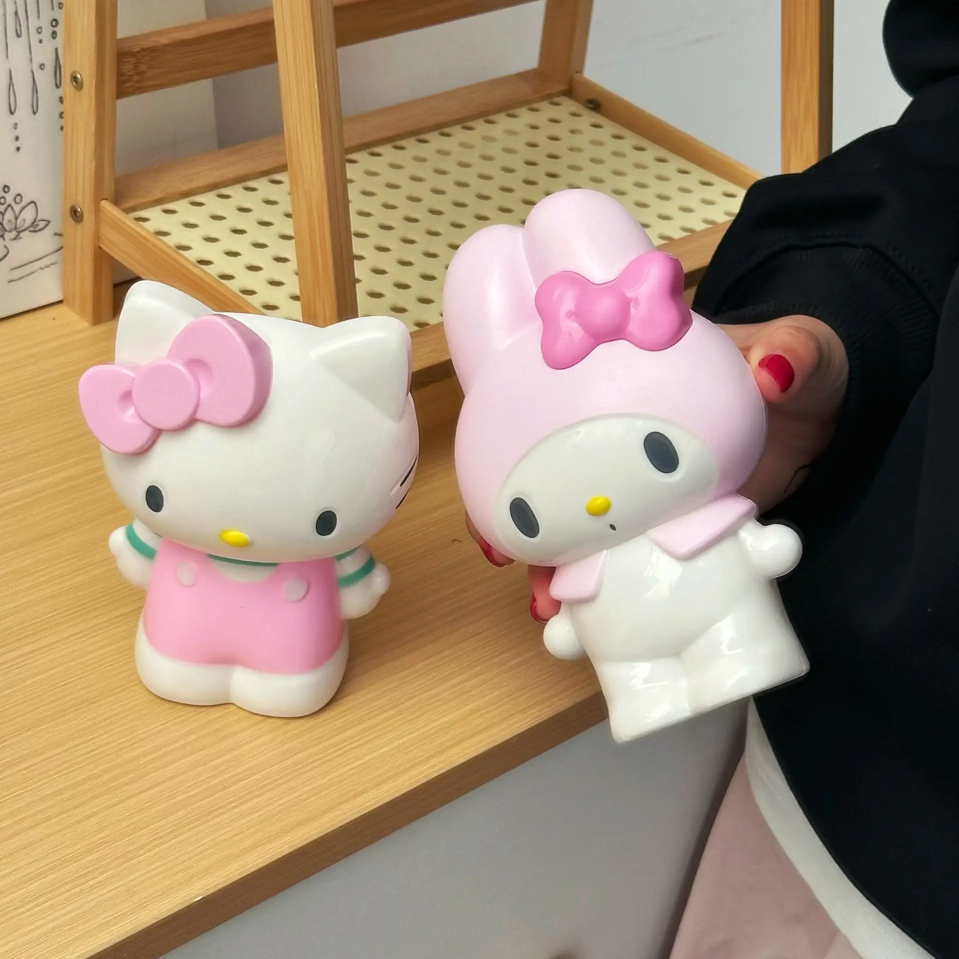 Hello Kitty Makeup Brush Storage Tube Cat Design — feature 8