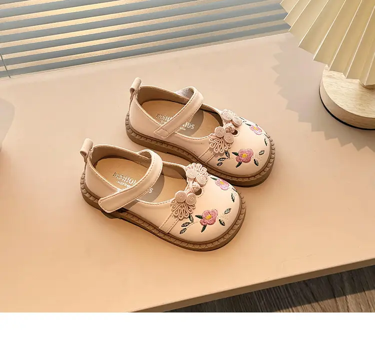Girls' Princess Embroidered Sandals Summer 2025 — feature 11