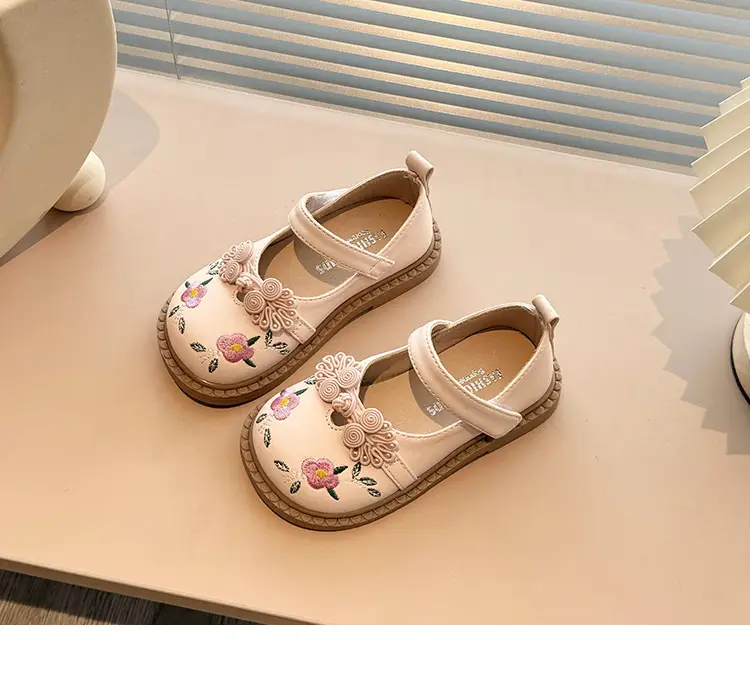 Girls' Princess Embroidered Sandals Summer 2025 — feature 12