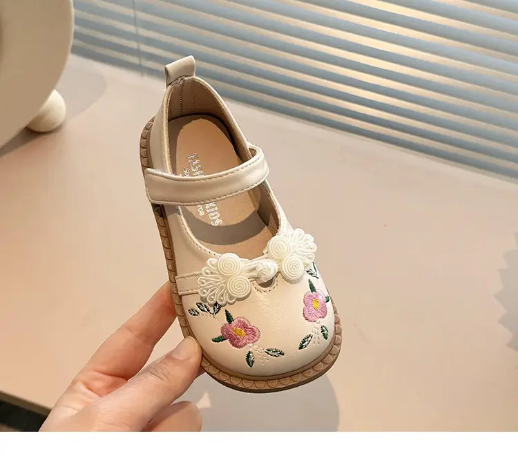 Girls' Princess Embroidered Sandals Summer 2025 — feature 13