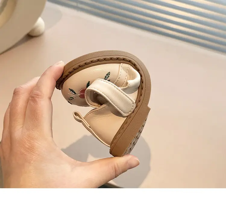 Girls' Princess Embroidered Sandals Summer 2025 — feature 16