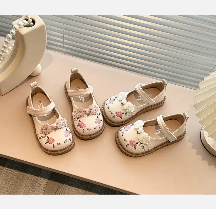 Girls' Princess Embroidered Sandals Summer 2025 — feature 6