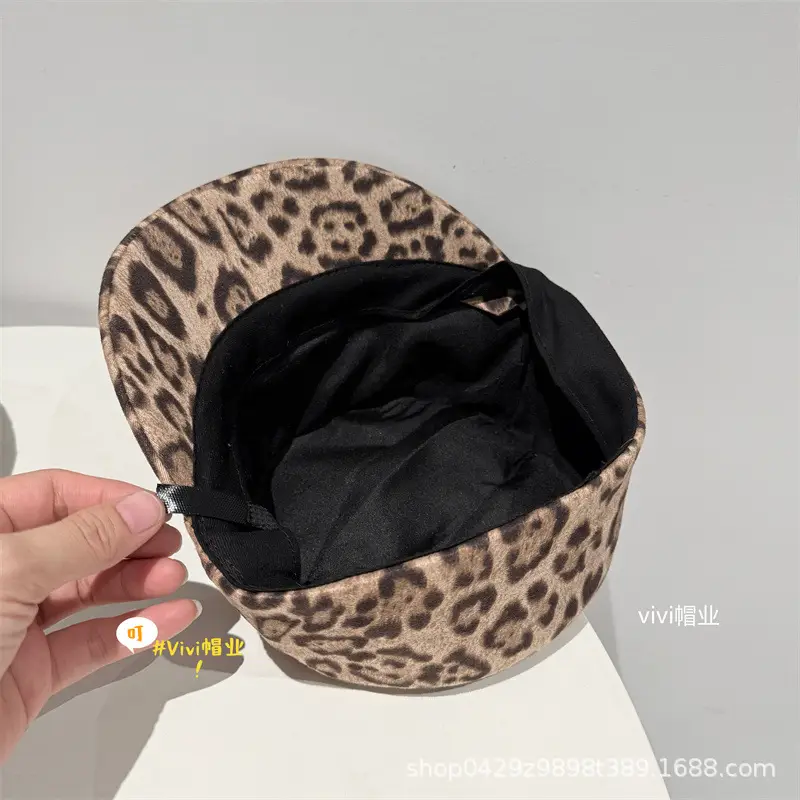 American Retro Leopard Print Flat Cap for Women — feature 8