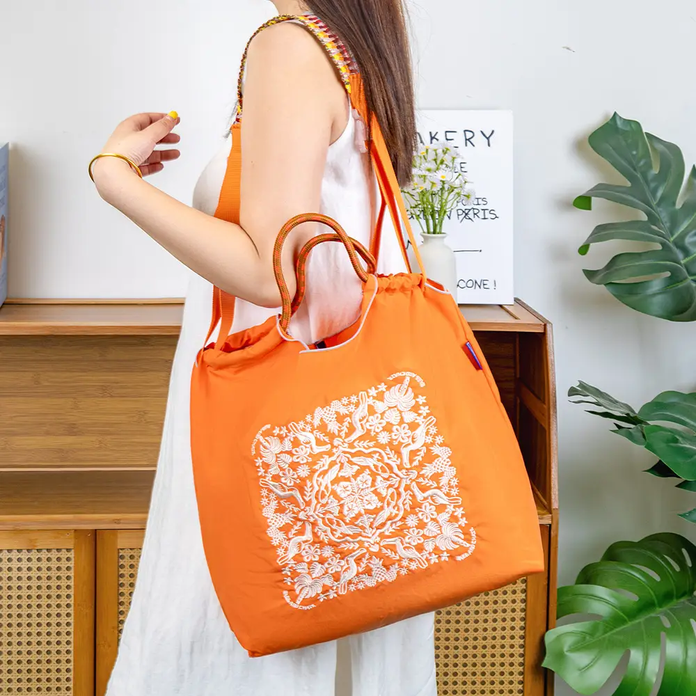 Trendy Cartoon Embroidered Canvas Tote Bag — feature 8