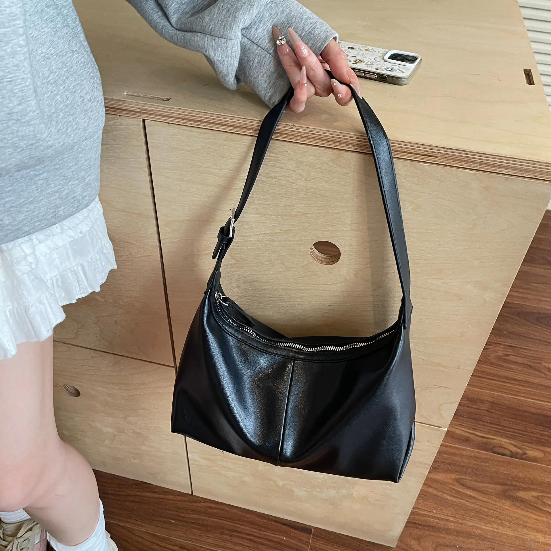 Women's Creamy Leather Shoulder Bag 2025 - Image 7
