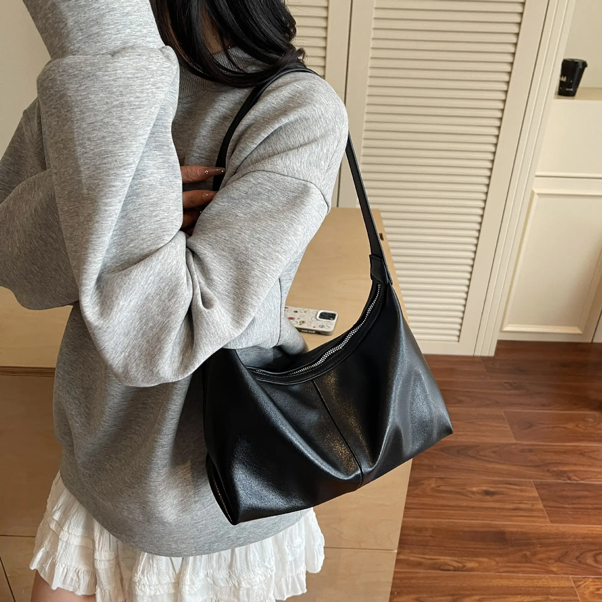Women's Creamy Leather Shoulder Bag 2025 - Image 8