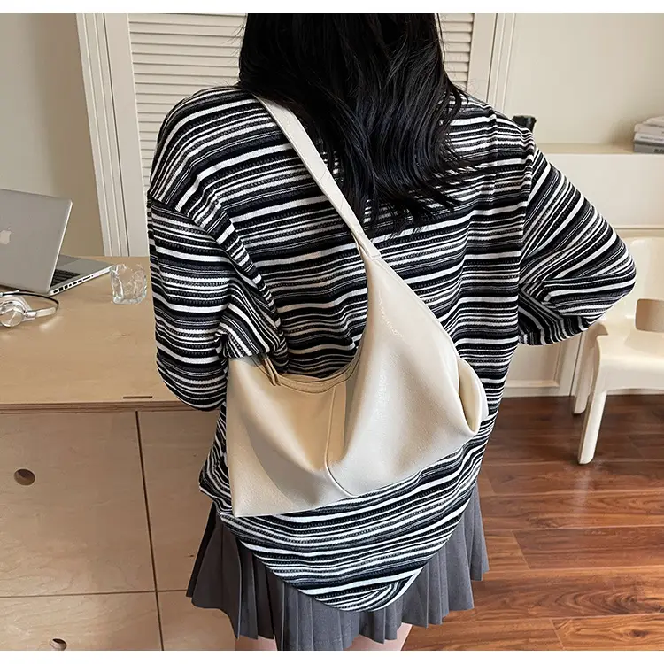 Women's Creamy Leather Shoulder Bag 2025 — feature 10