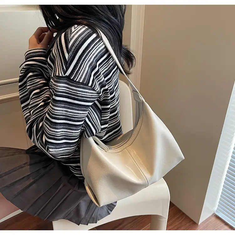 Women's Creamy Leather Shoulder Bag 2025 — feature 12