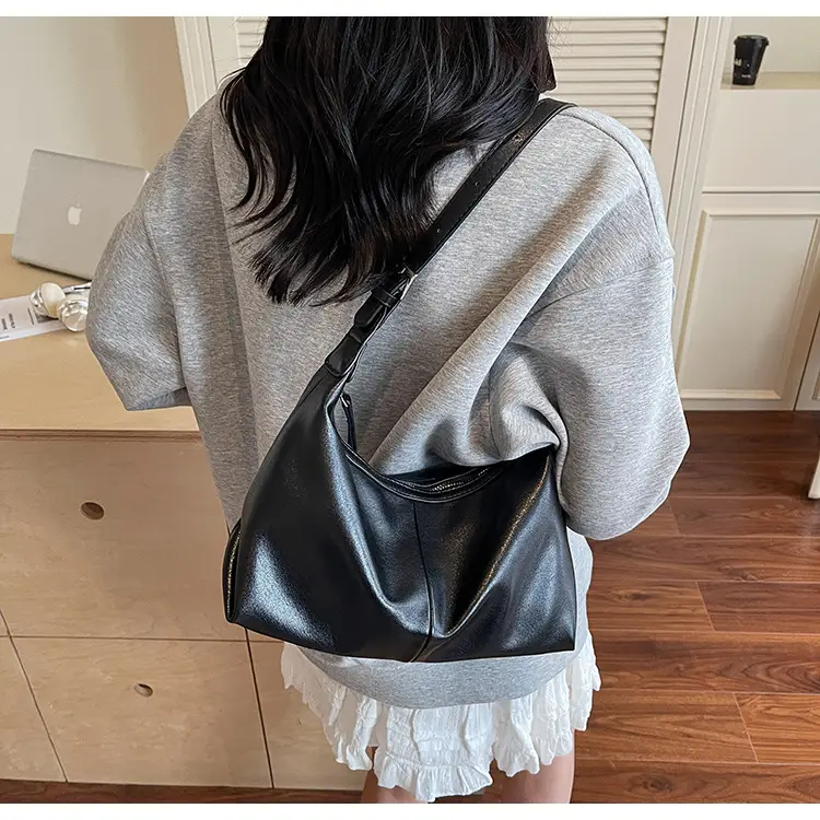 Women's Creamy Leather Shoulder Bag 2025 — feature 15