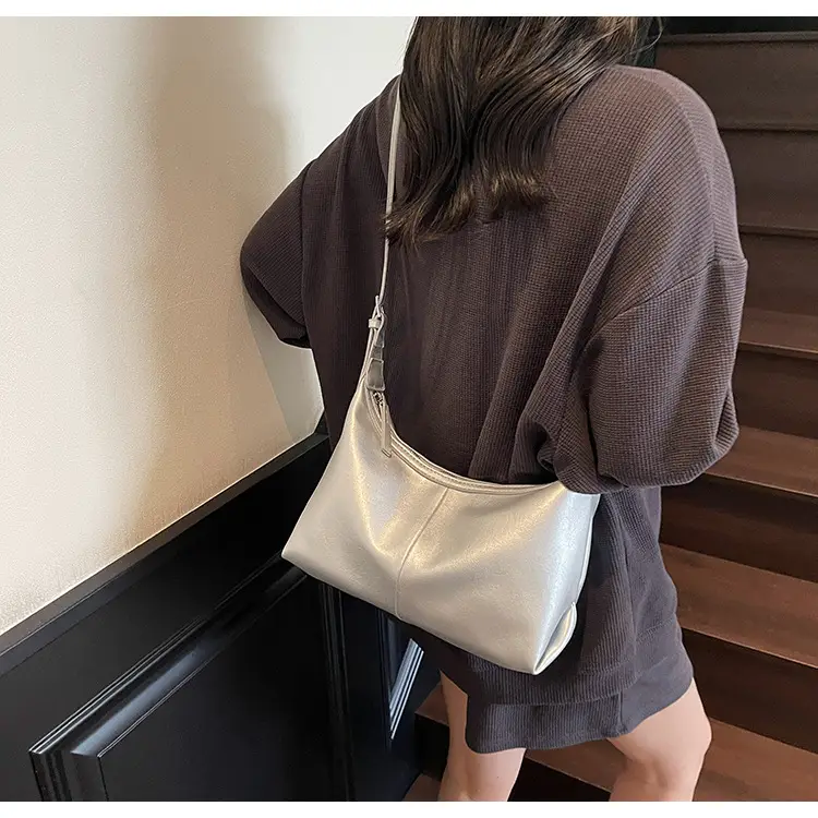 Women's Creamy Leather Shoulder Bag 2025 — feature 18
