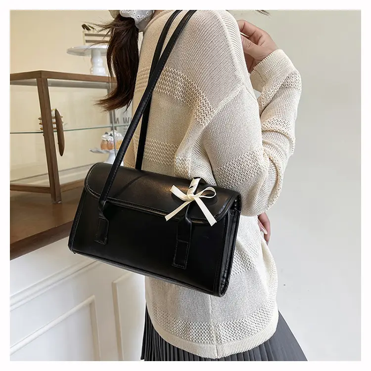 Pink Leather Shoulder Bag for Women Summer 2025 — feature 9