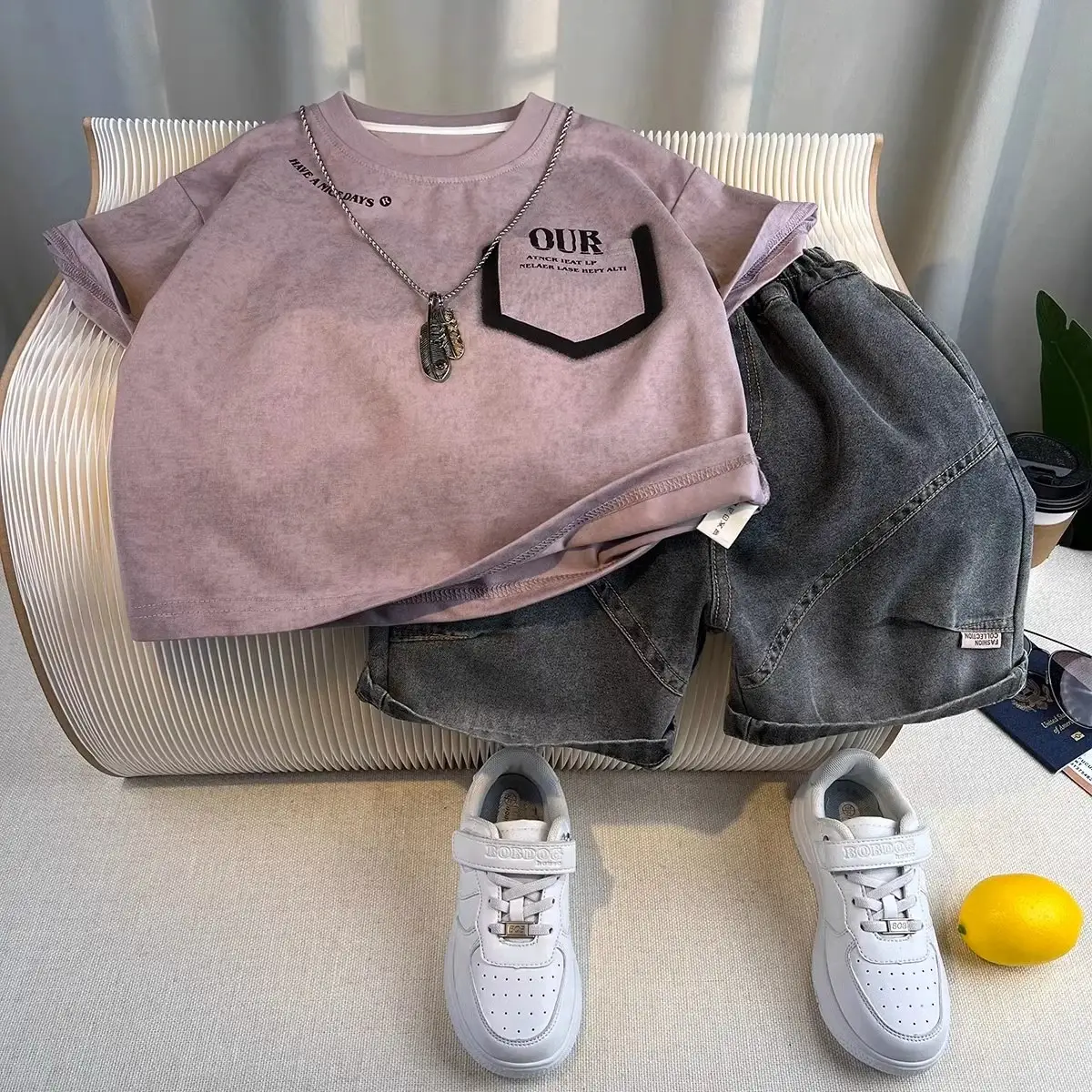 Boys 2-Piece Summer Suit Pink Grey White Sneakers - Image 3