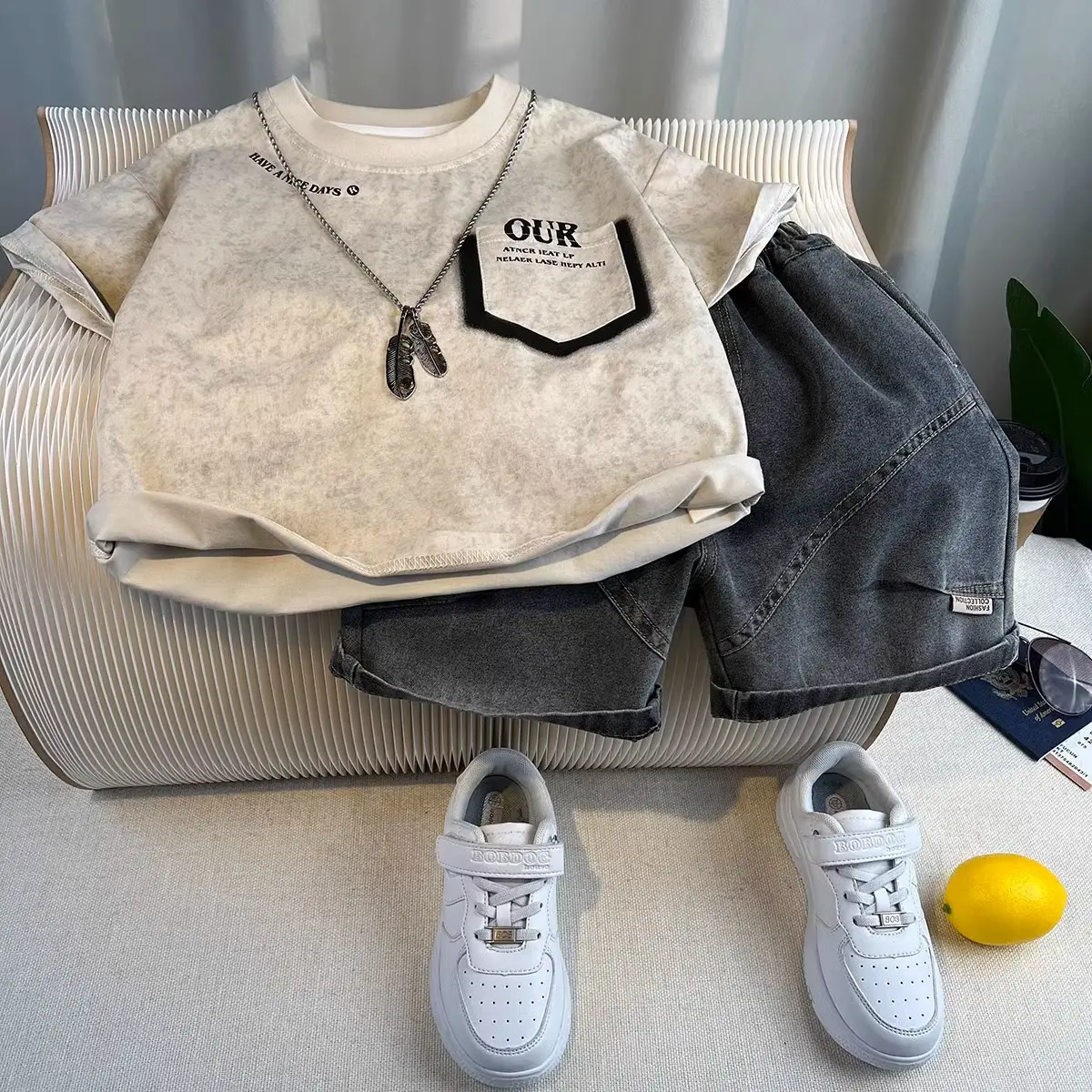 Boys 2-Piece Summer Suit Pink Grey White Sneakers — feature 1
