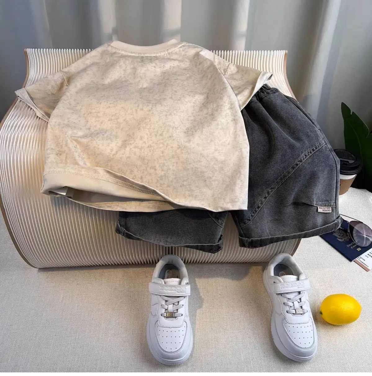 Boys 2-Piece Summer Suit Pink Grey White Sneakers — feature 13