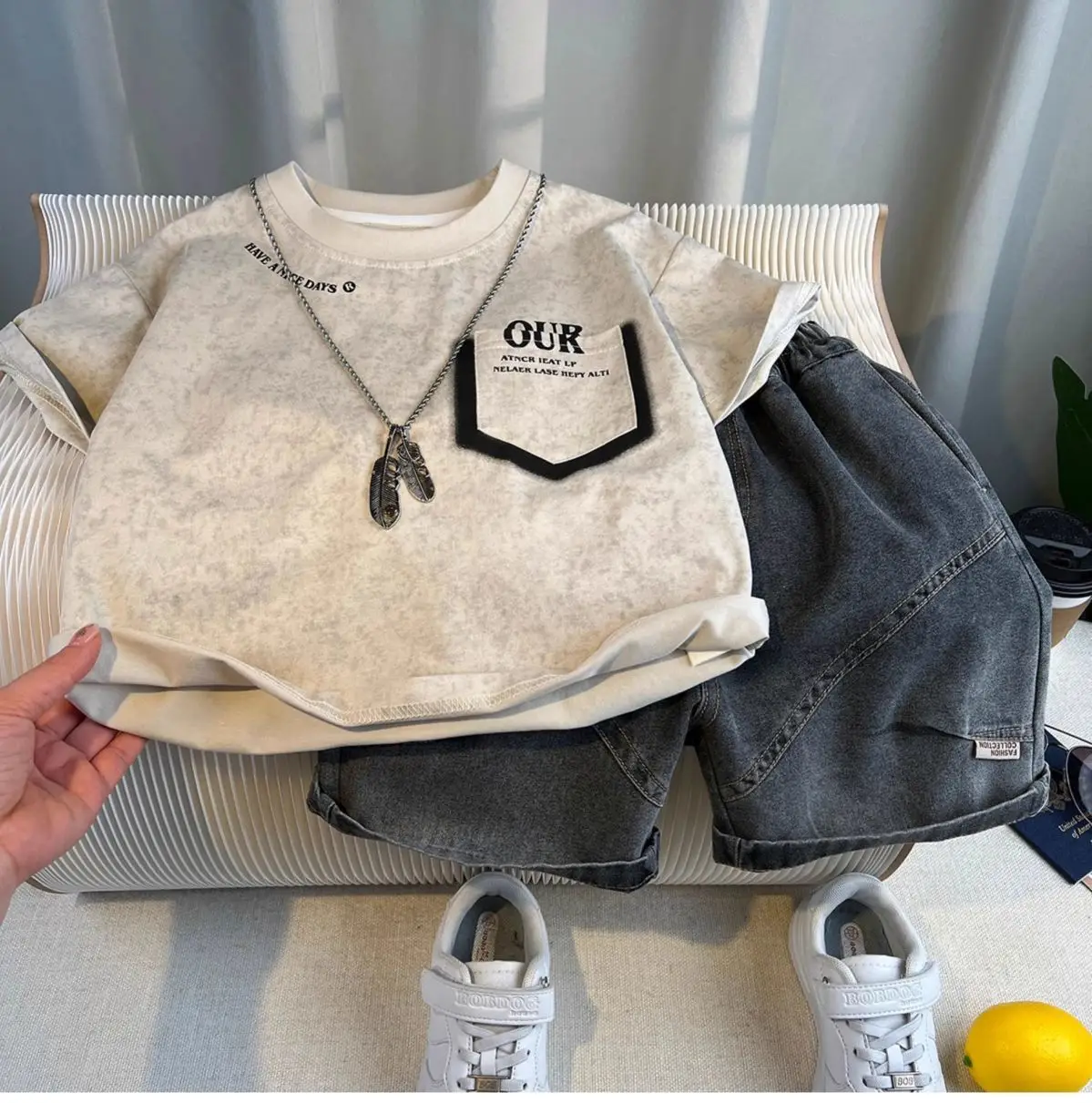 Boys 2-Piece Summer Suit Pink Grey White Sneakers — feature 18