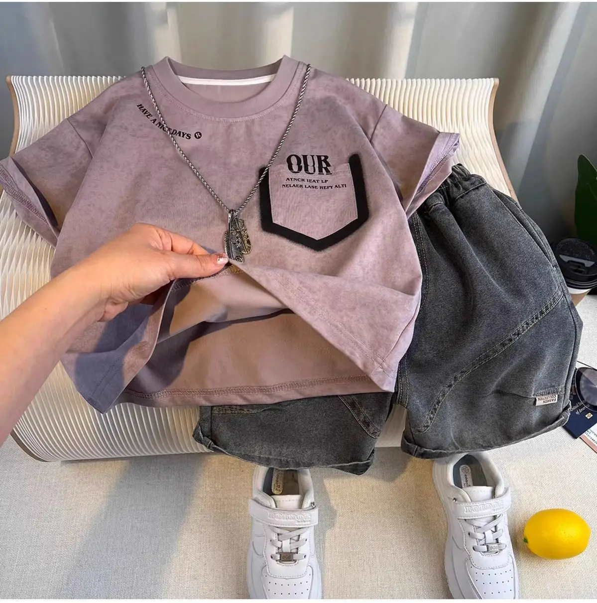 Boys 2-Piece Summer Suit Pink Grey White Sneakers — feature 9
