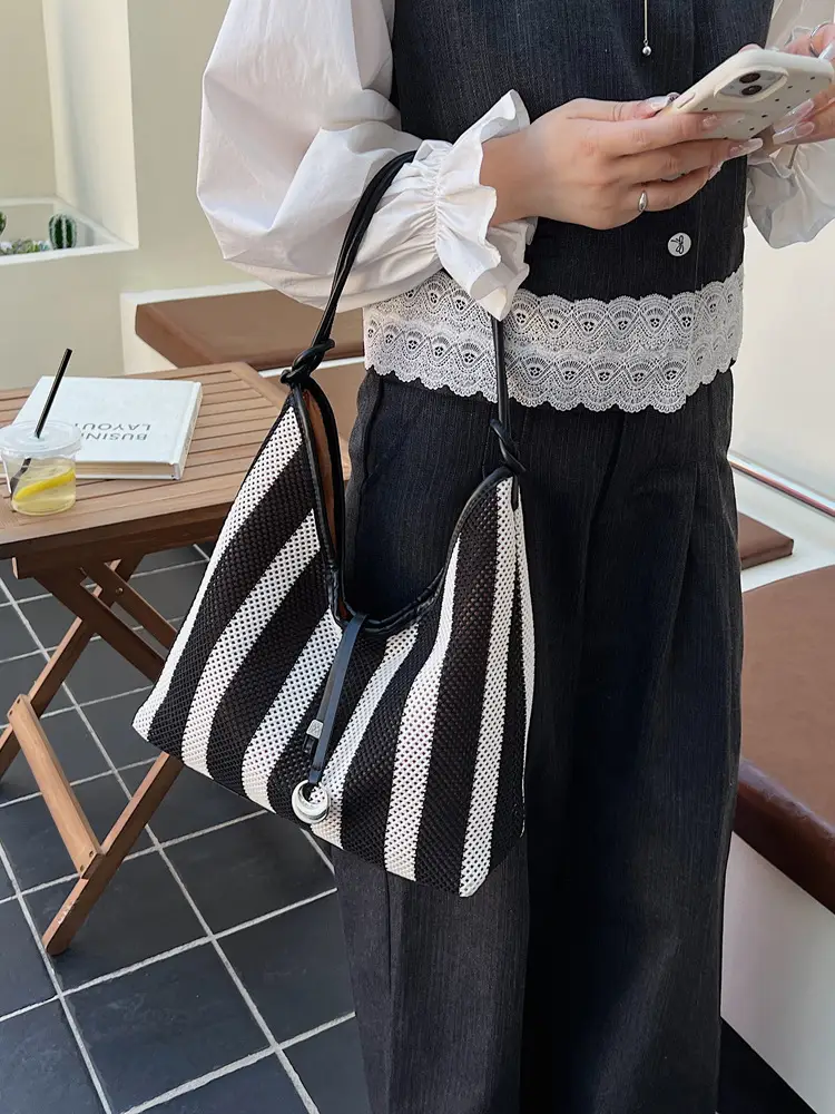 Women's Red White Striped Large Capacity Tote Bag - Image 5