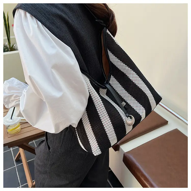 Women's Red White Striped Large Capacity Tote Bag — feature 16
