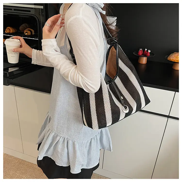 Women's Red White Striped Large Capacity Tote Bag — feature 19