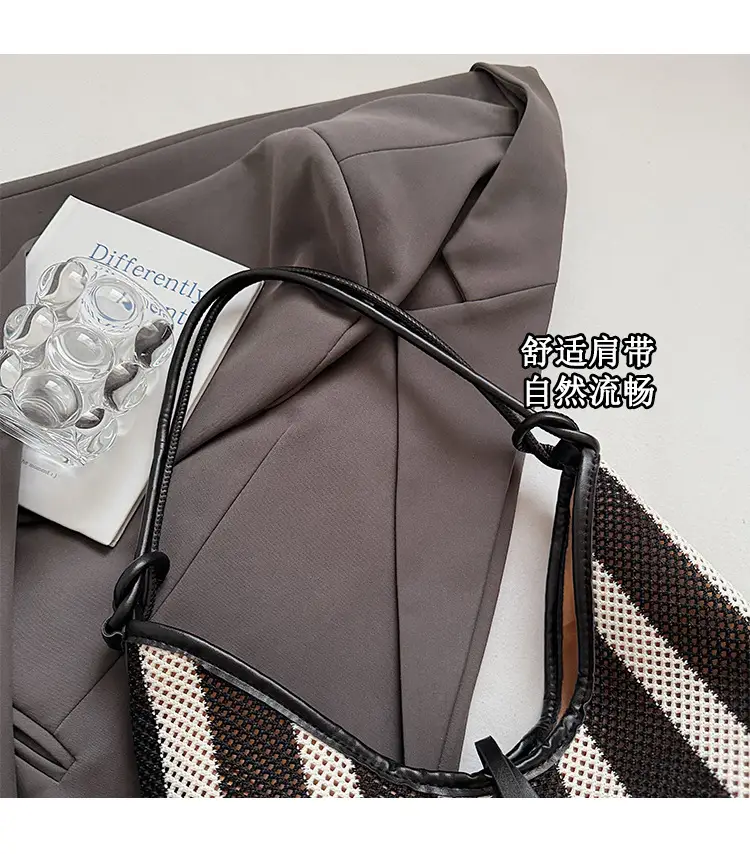 Women's Red White Striped Large Capacity Tote Bag — feature 6