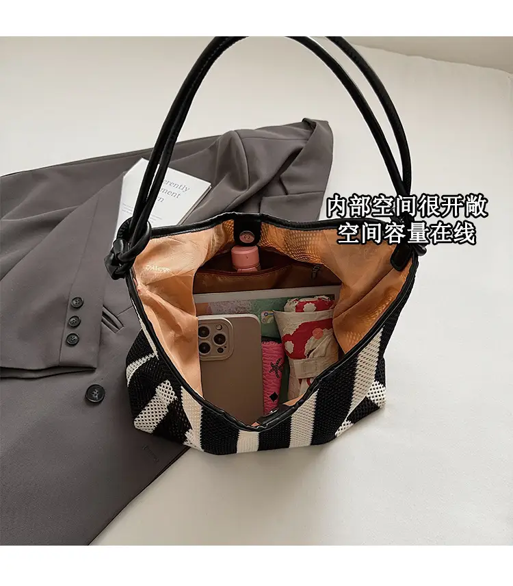 Women's Red White Striped Large Capacity Tote Bag — feature 7