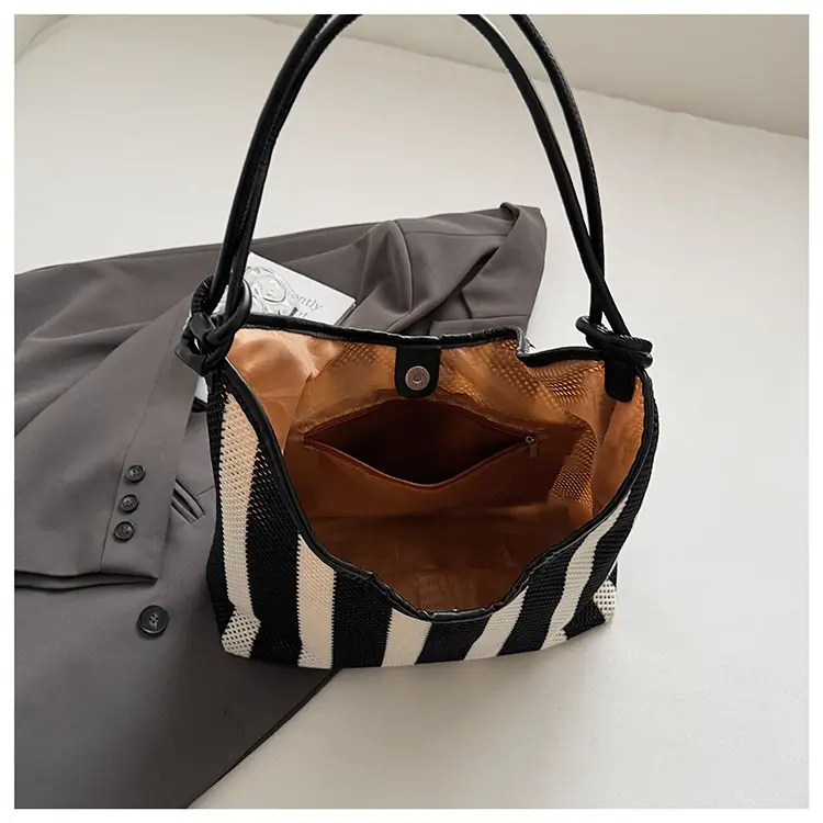 Women's Red White Striped Large Capacity Tote Bag — feature 9