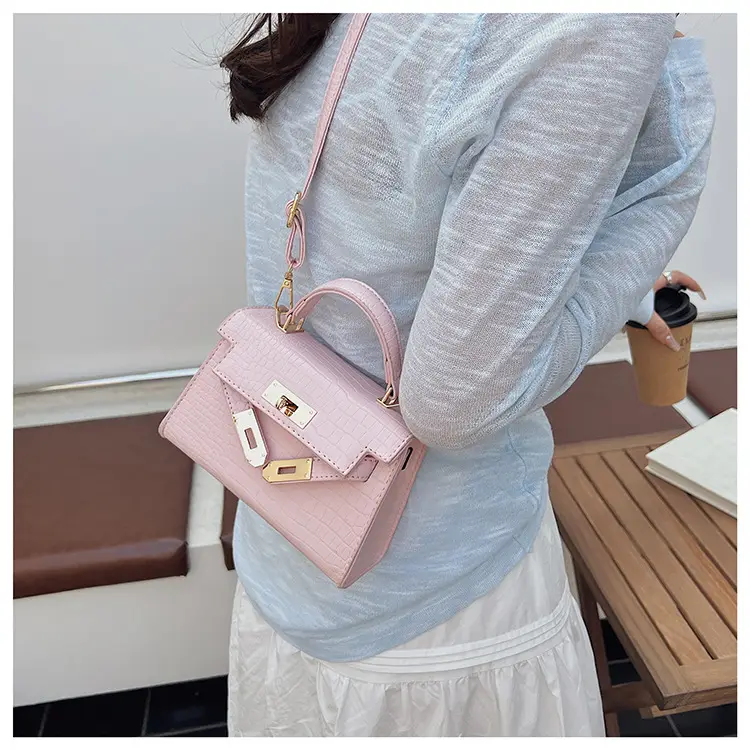 Women's 2025 Croc Leather Shoulder Crossbody Bag — feature 18