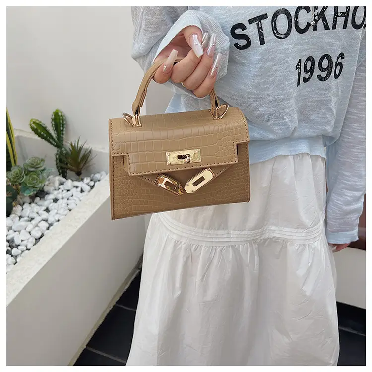 Women's 2025 Croc Leather Shoulder Crossbody Bag — feature 23