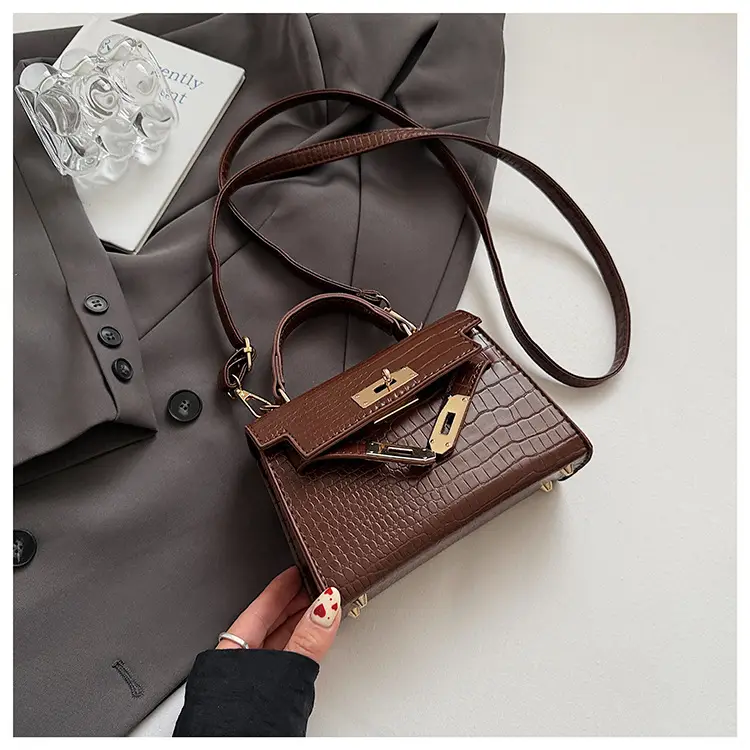 Women's 2025 Croc Leather Shoulder Crossbody Bag — feature 32