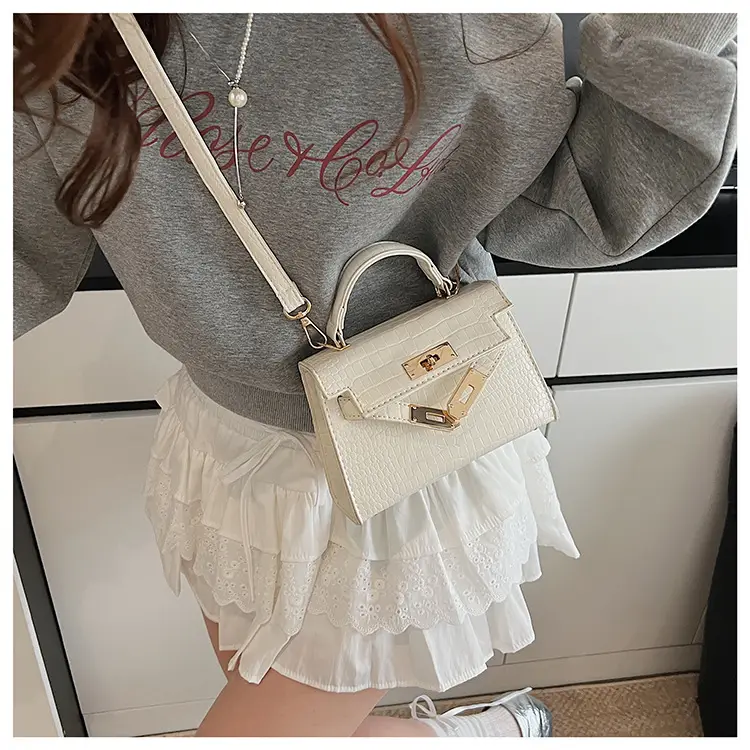 Women's 2025 Croc Leather Shoulder Crossbody Bag — feature 9