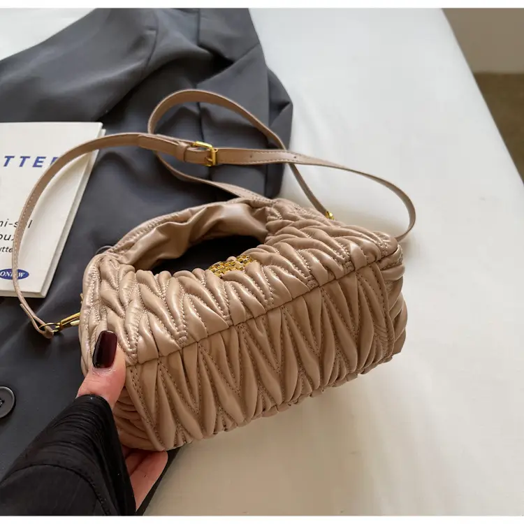 Korean Style Pleated Cloud Handbag for Women — feature 10