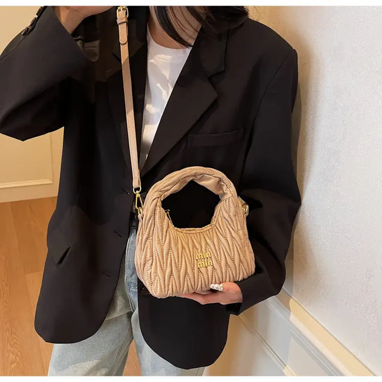 Korean Style Pleated Cloud Handbag for Women — feature 33