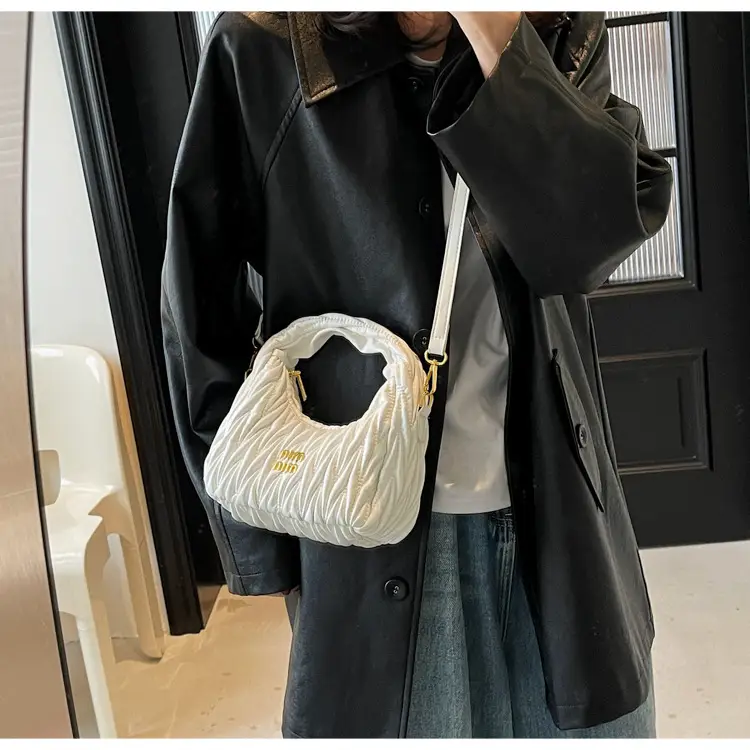 Korean Style Pleated Cloud Handbag for Women — feature 39