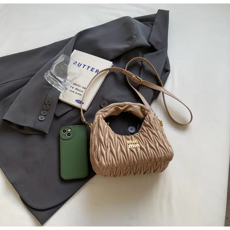 Korean Style Pleated Cloud Handbag for Women — feature 6