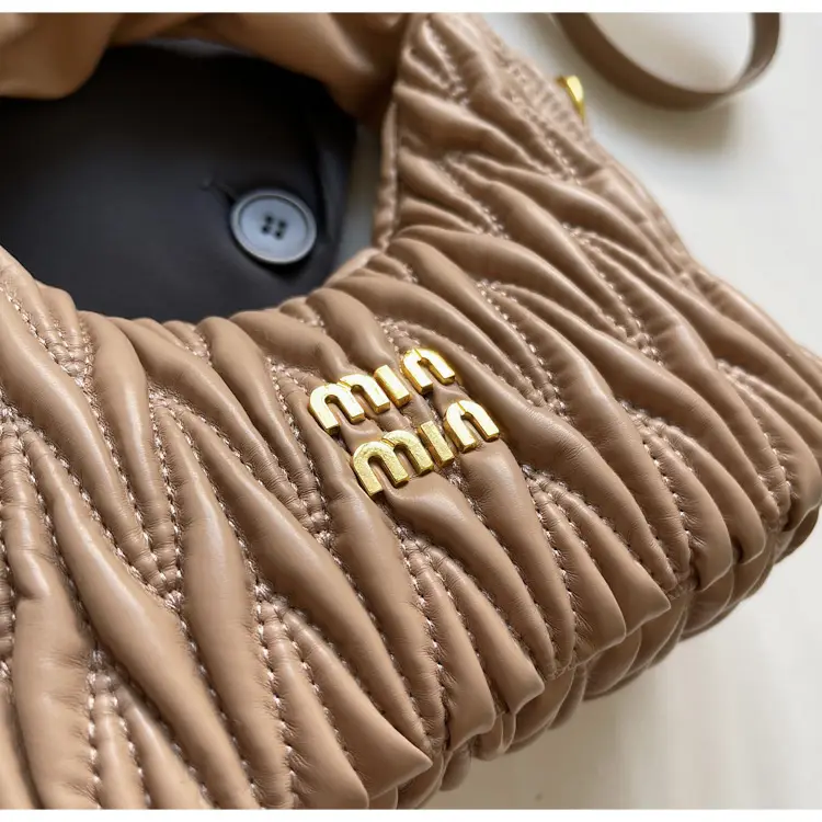 Korean Style Pleated Cloud Handbag for Women — feature 9